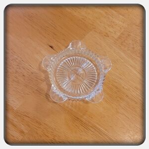 EUC Vintage Clear Glass Ashtray